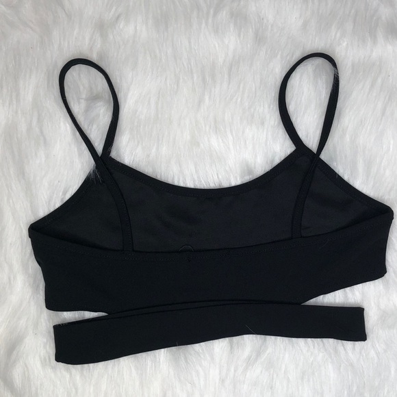 PrettyLittleThing “Alexia” Cut Out Crop Top - Picture 7 of 7